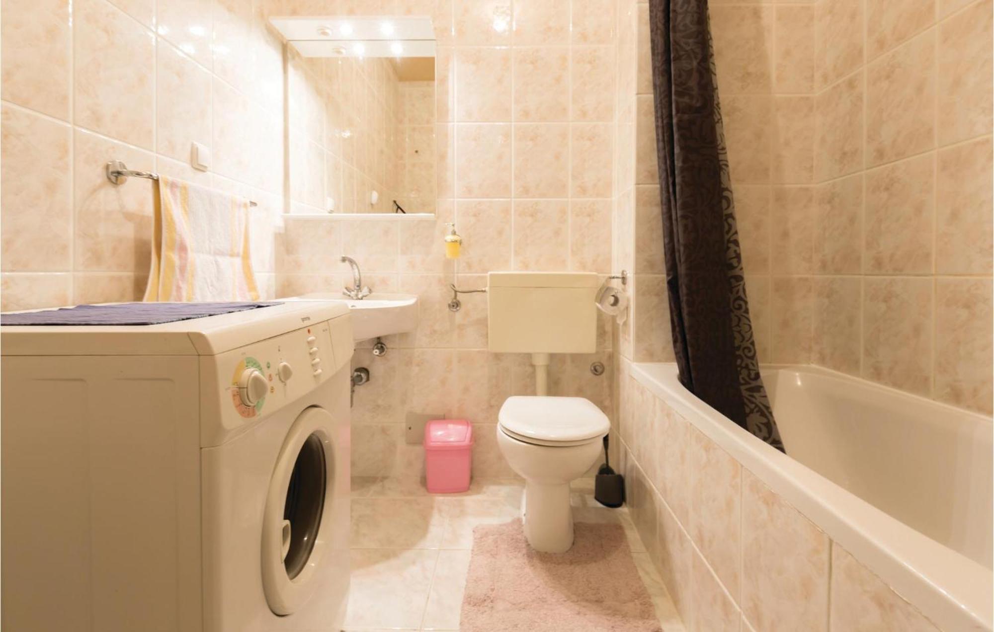 Apartament Stunning In With Kitchen Makarska