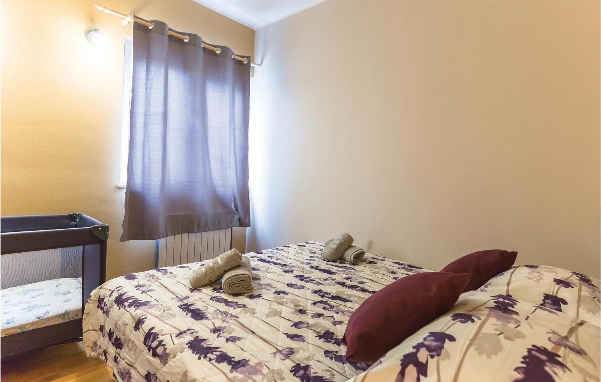 Apartament Stunning In With Kitchen Makarska